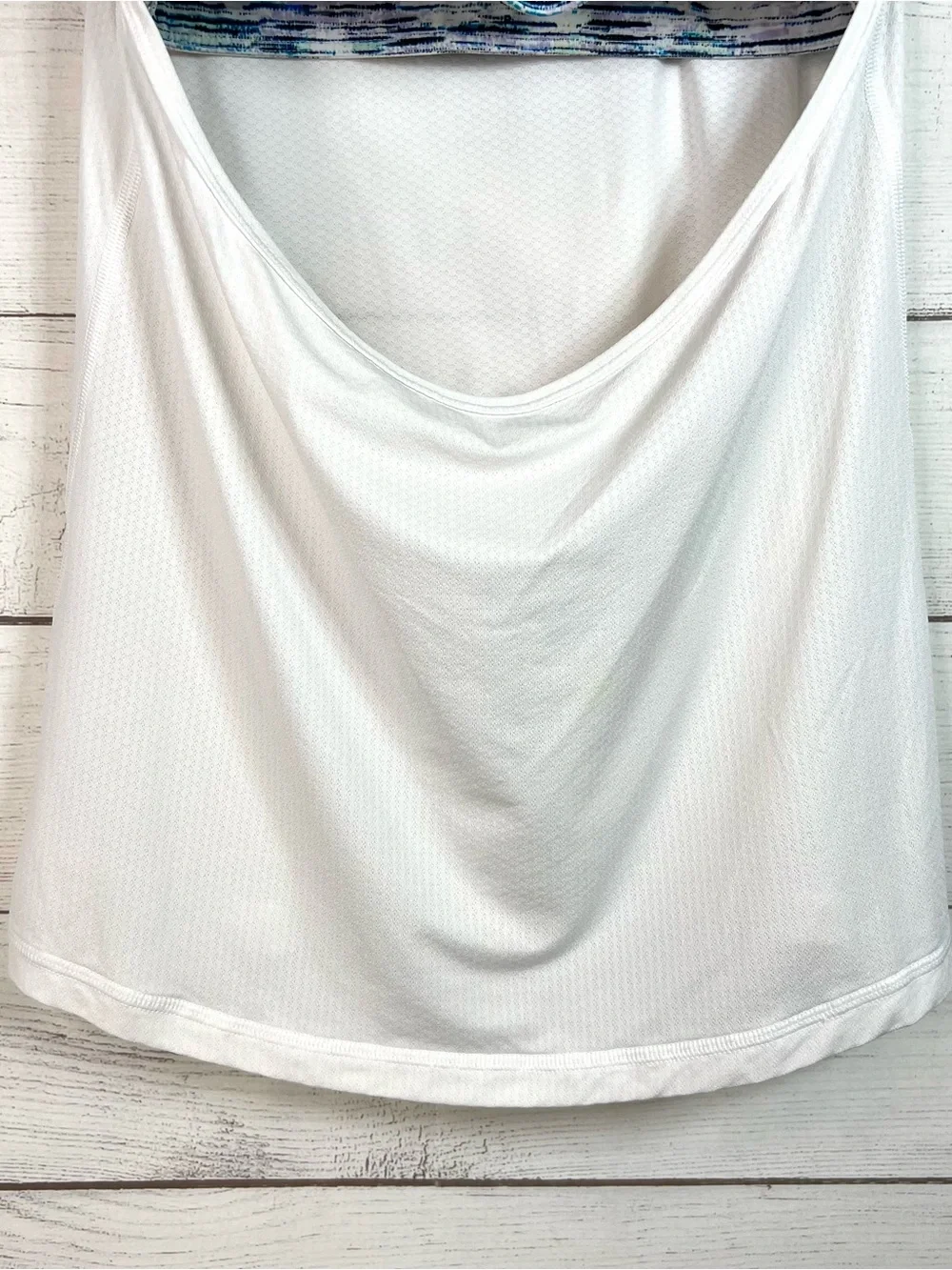 Lululemon White Blue Built In Bra Mesh Tank Top Size 4 Athletic Gym Running